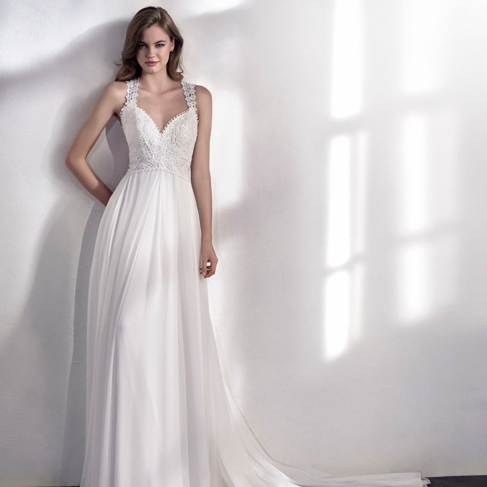 San Patrick by Pronovias Wedding Dress Leana